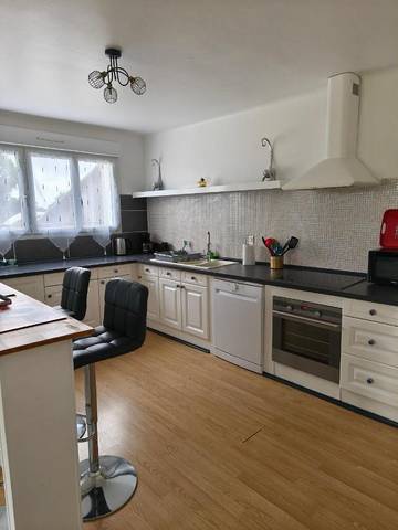 Gîte pour 4 personnes, avec vue et jardin à Saint-Nicolas-du-Pélem