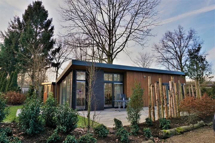 Chalet voor 4 personen, met tuin aan het Veluwemeer