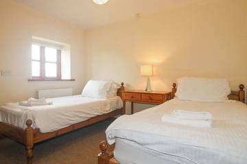 Cottage for 12 People in Shropshire, West Midlands, Photo 2