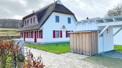Ferienhaus für 4 Personen, mit Garten und Ausblick in Lohme