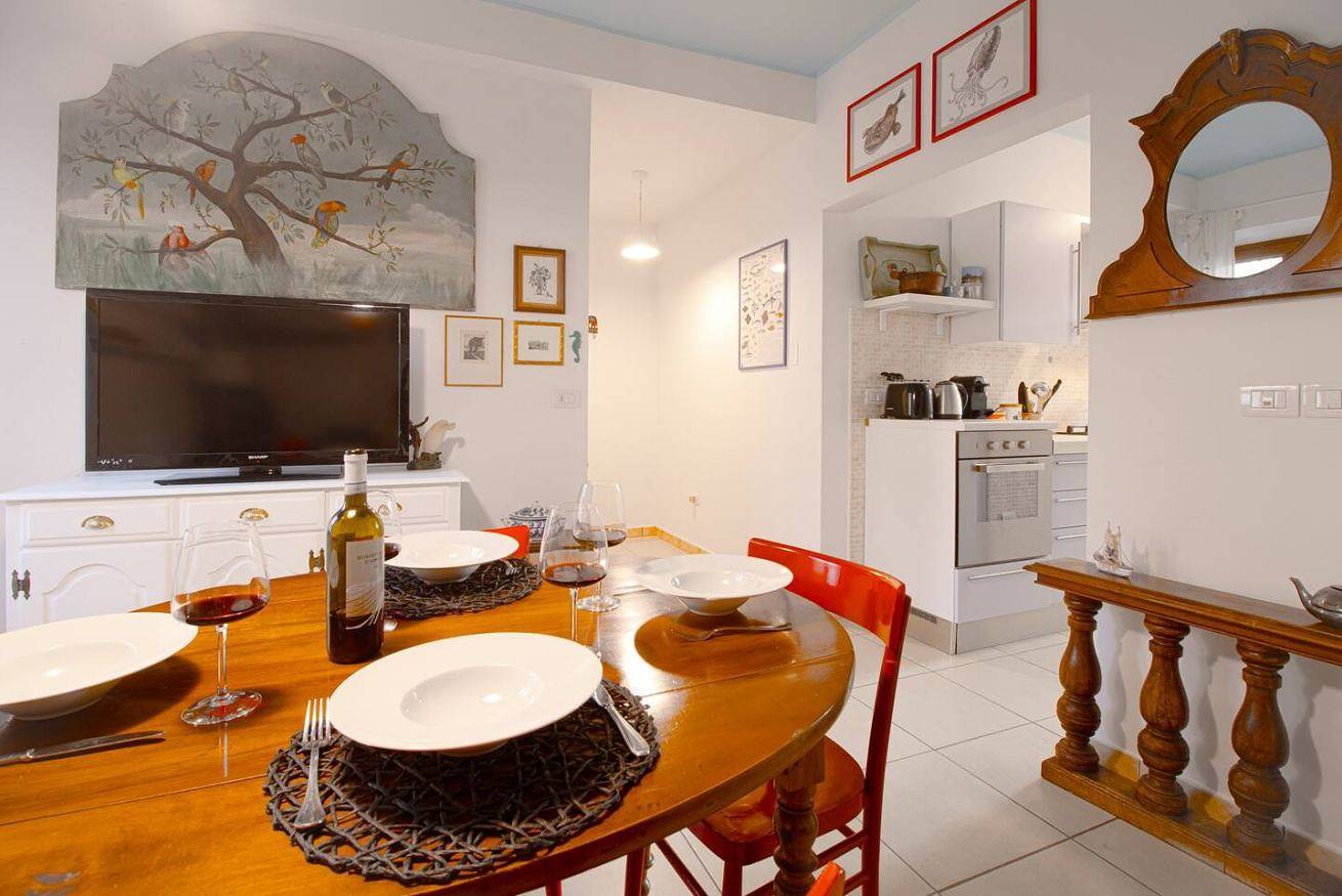 Appartement entier, La Casa dei Libri - [7 beds] Wi-Fi just a stone's throw from the sea in Porto San Giorgio, Province de Fermo