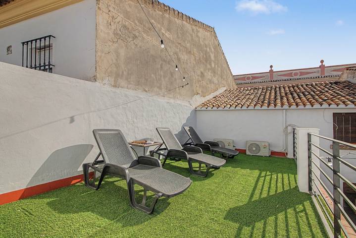 Casa vacanze 'La Casa del Castillo' con terrazza privata, Wi-Fi e aria condizionata in Niebla, Provincia di Huelva