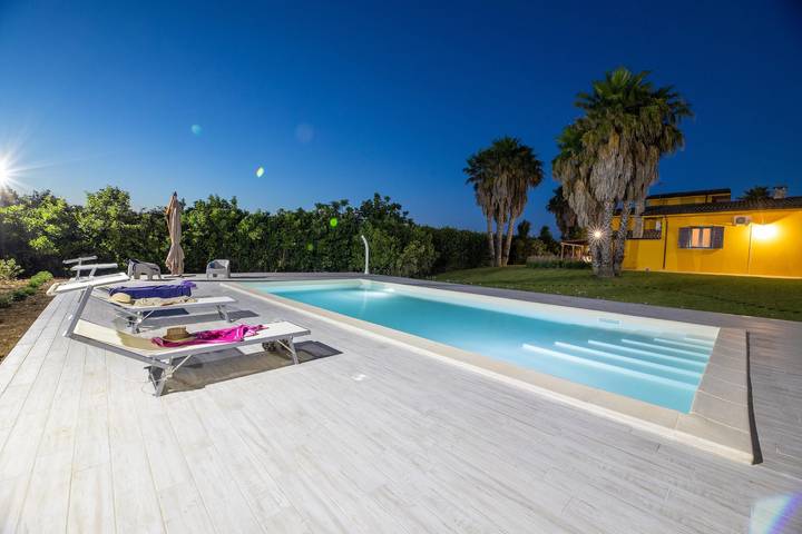 Location de vacances pour 12 personnes, avec balcon/terrasse et jacuzzi à Taviano - 2