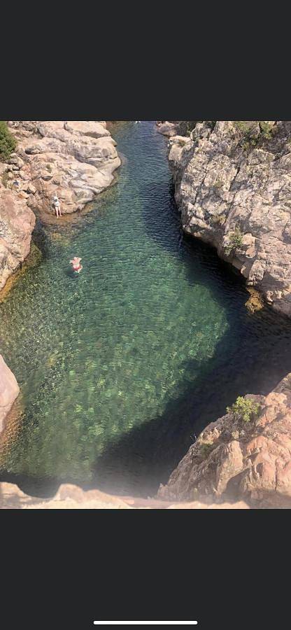 Location de vacances pour 2 personnes, avec vue ainsi que terrasse et jardin à Manso (homonymie) - 2