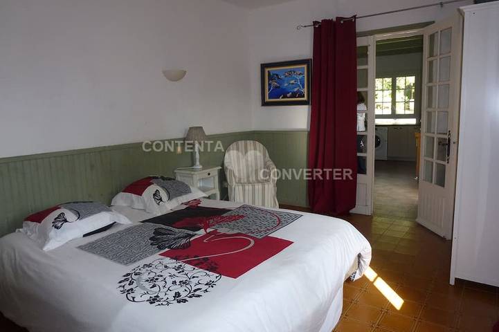 Location de vacances pour 4 personnes, avec terrasse ainsi que jardin et piscine à Afa - 2