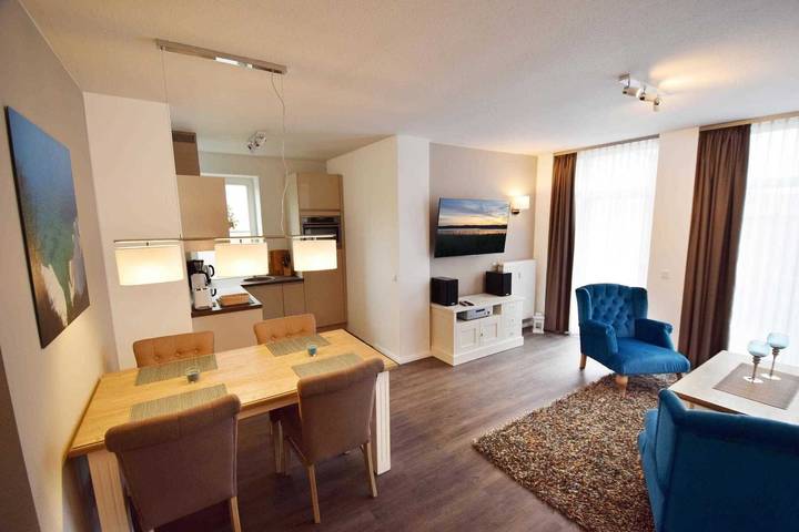 Ganze Ferienwohnung, Villa Seerosen, Whg. 1 in Binz, Rügen