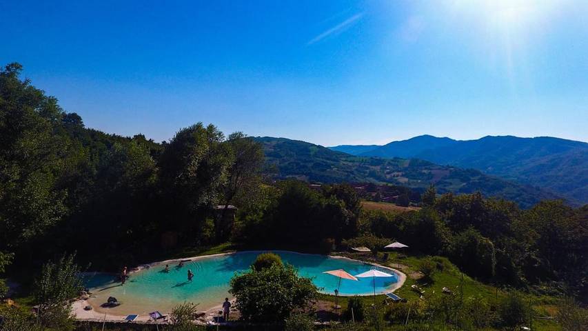 Rustico per 2 persone, con Idromassaggio e Terrazza nonché Giardino e Piscina a Parma