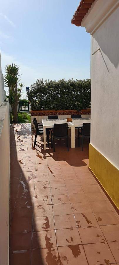 Location de vacances pour 6 personnes, avec vue et jardin à Porto Covo - 3