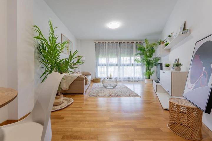 Apartamento de vacaciones para 4 personas, con vistas al lago además de balcón y vistas - 1