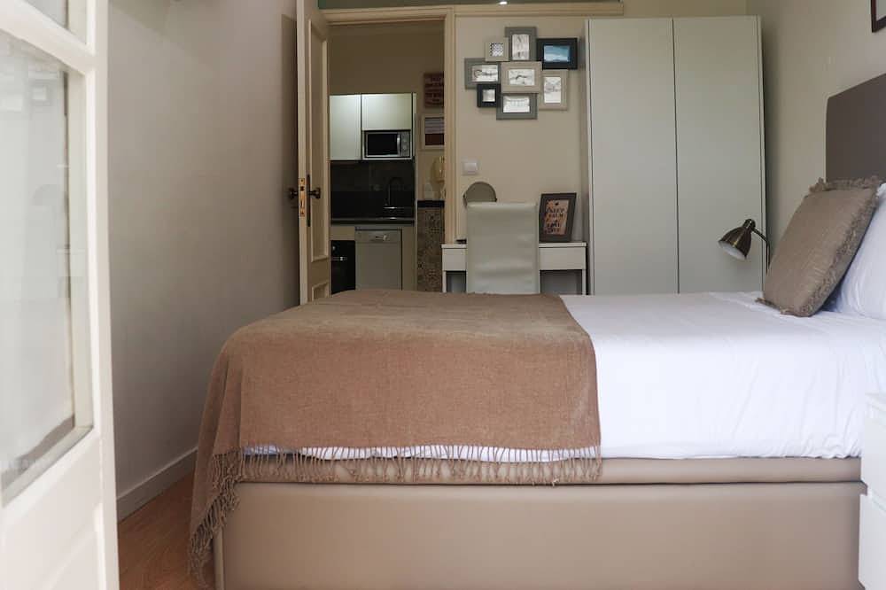 Apartamento inteiro, A 2 minutos do centro da cidade, muito confortável, equipado, Aircond, varanda in Porto, Distrito do Porto