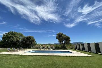 Location de vacances pour 8 personnes, avec jardin et terrasse à Violès