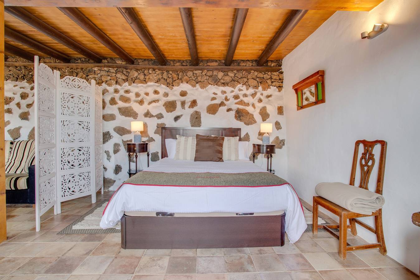 Apartamento entero, Casita de campo "Estudio Pu" con vistas al volcán, jardín y Wi-Fi in La Vegueta, Tinajo