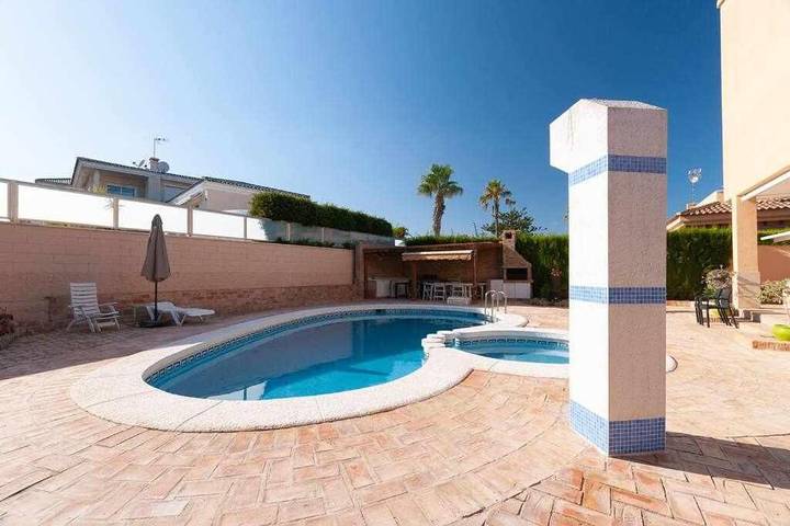 Casa rural para 10 personas, con Balcón y Terraza además de Jardín y Piscina en La Mata - 3