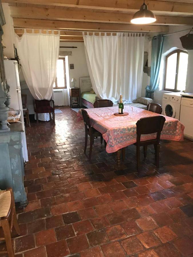 Three-Bedroom House in Écutigny, Région de Beaune