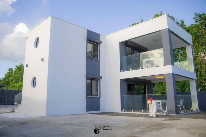Alojamiento y desayuno para 4 personas, con piscina además de terraza y jacuzzi - 1