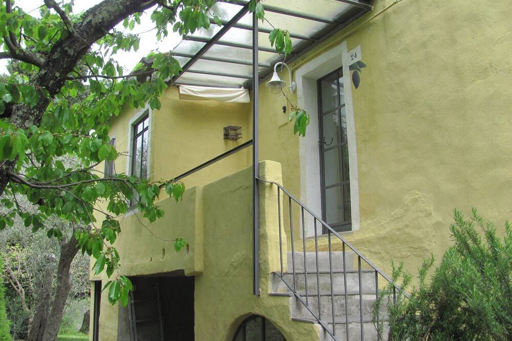 Romantic apartment in the olive grove (1,000 sqm) - Parking space on the property in Trincheri, Dolcedo Gemeinde