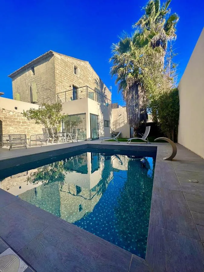 Chalet para 9 personas, con jardín además de vistas y piscina - 1