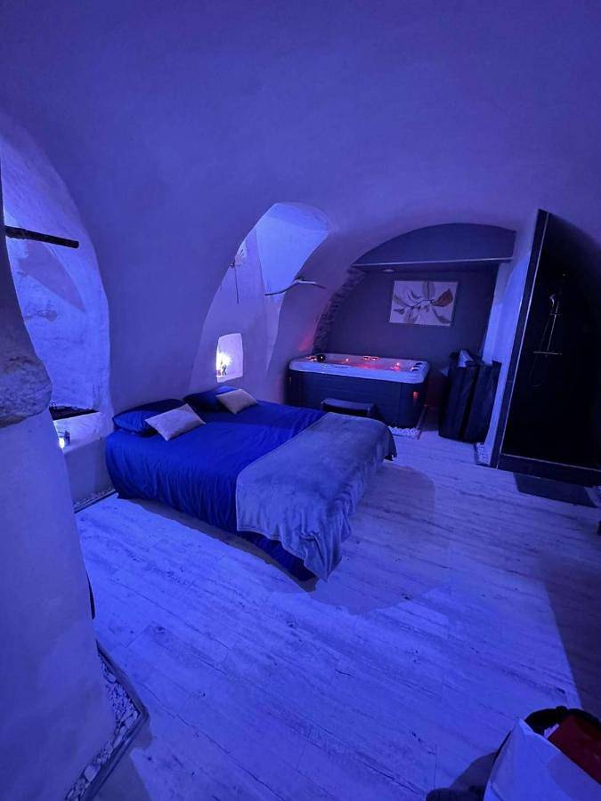 Double Room with Private Bathroom in Saint-Montan, Privas (arrondissement)