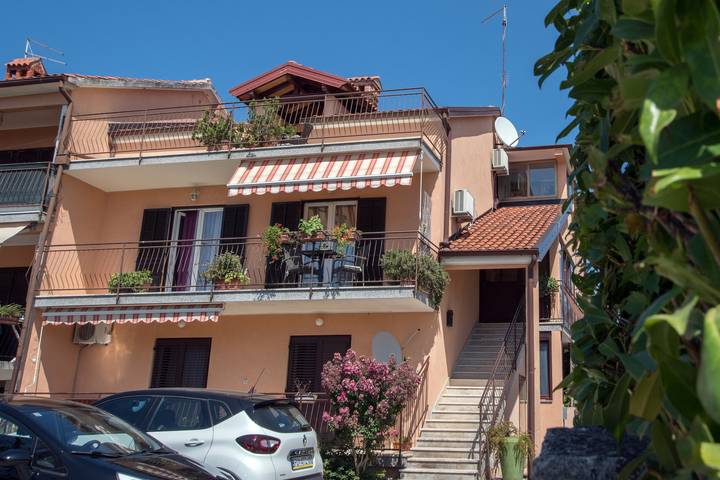 Entire apartment, Two bedroom apartment with balcony and sea view Umag A-2529-c in Umag, Umag Region