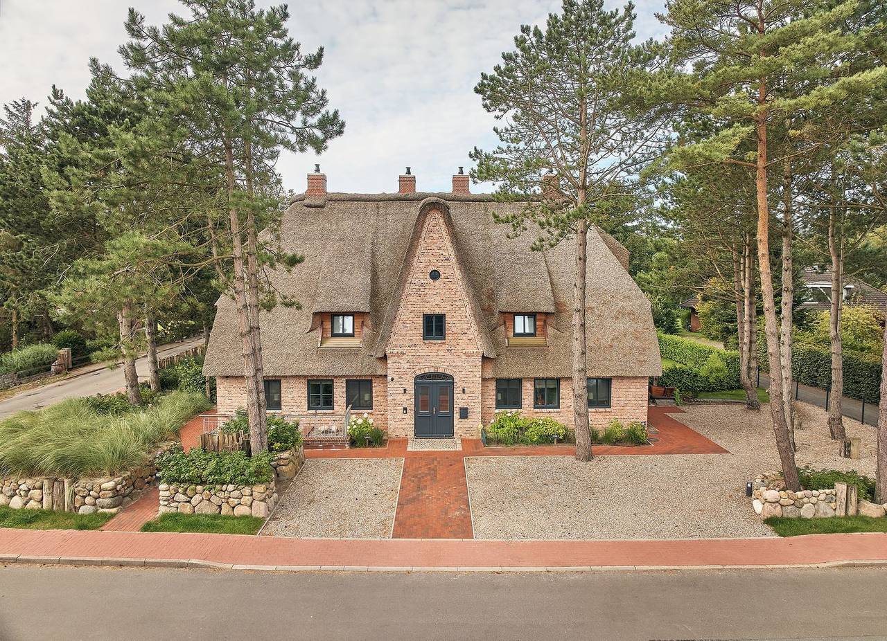 Ganze Wohnung, Hochwertiges App. "Lykke 4" in St.Peter-Bad - Urlaub unter Reet mit Balkon in St. Peter-Bad, St. Peter-Ording