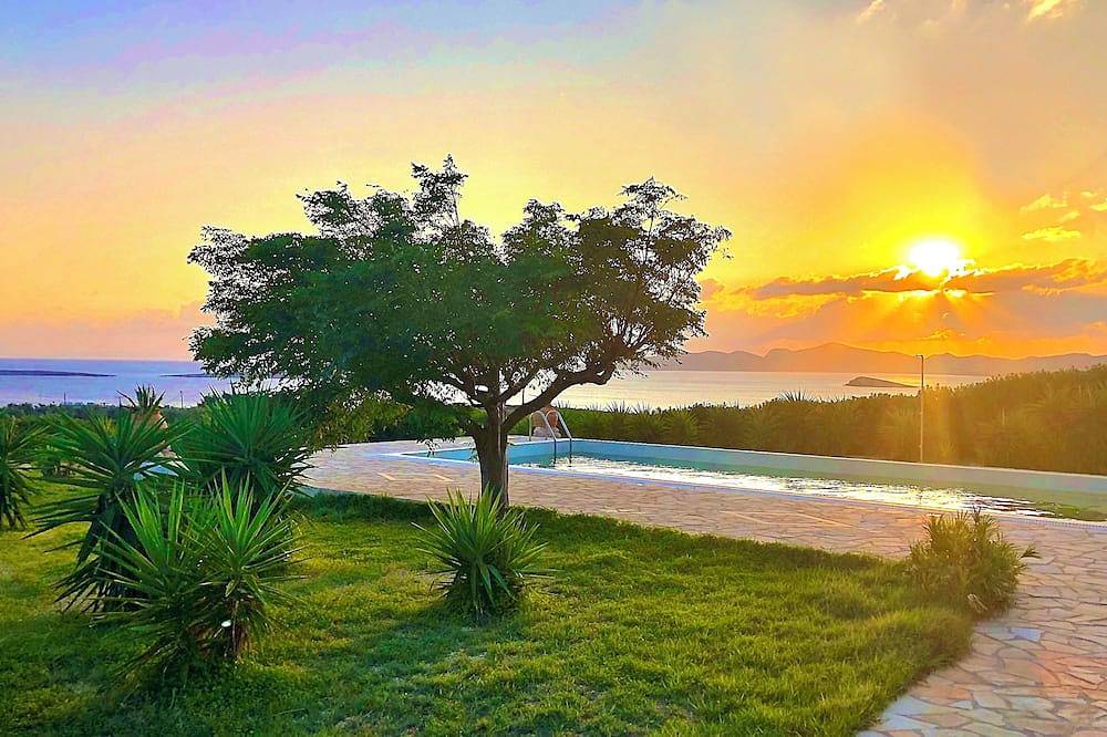 Luxusvillen mit Pool, Hydromassagen und Meerblick (max. 15 Personen) in Aliki, Paros