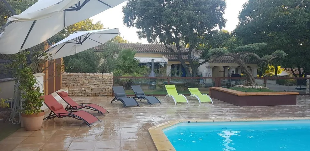 Maison de vacances pour 3 personnes, avec jacuzzi ainsi que jardin et piscine - 1
