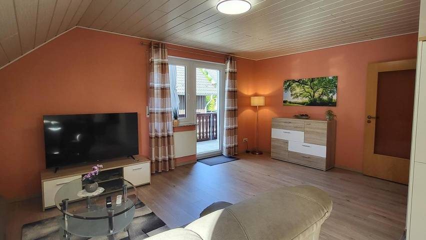 Gîte pour 3 personnes, avec balcon, adapté aux familles à Wiehl