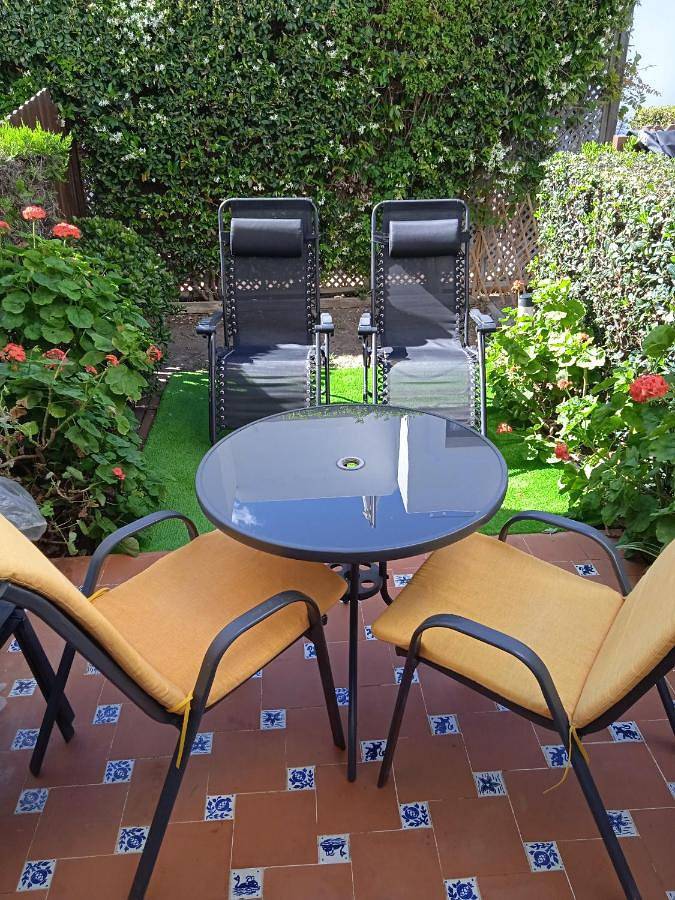 Apartamento de vacaciones para 3 personas, con piscina además de terraza y jardín - 1