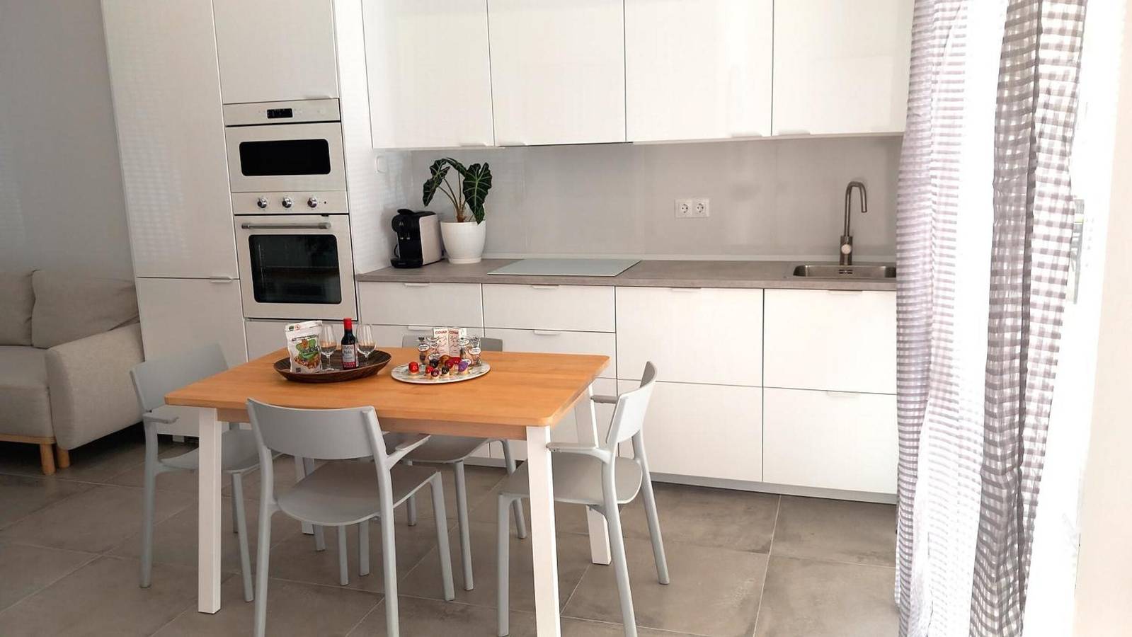 Apartamento entero, Apartamento 'Arena Suite Fuengirola' con Wi-Fi y aire acondicionado in Fuengirola, Costa del Sol