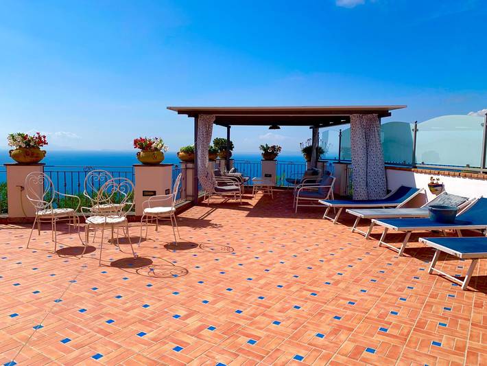 Amore Rentals - Casa Tatano con Piscina Privata, Vista Mare e Parcheggio in Marciano, Massa Lubrense