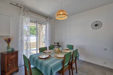 Gîte pour 6 personnes, avec terrasse et jardin, animaux acceptés à Semussac
