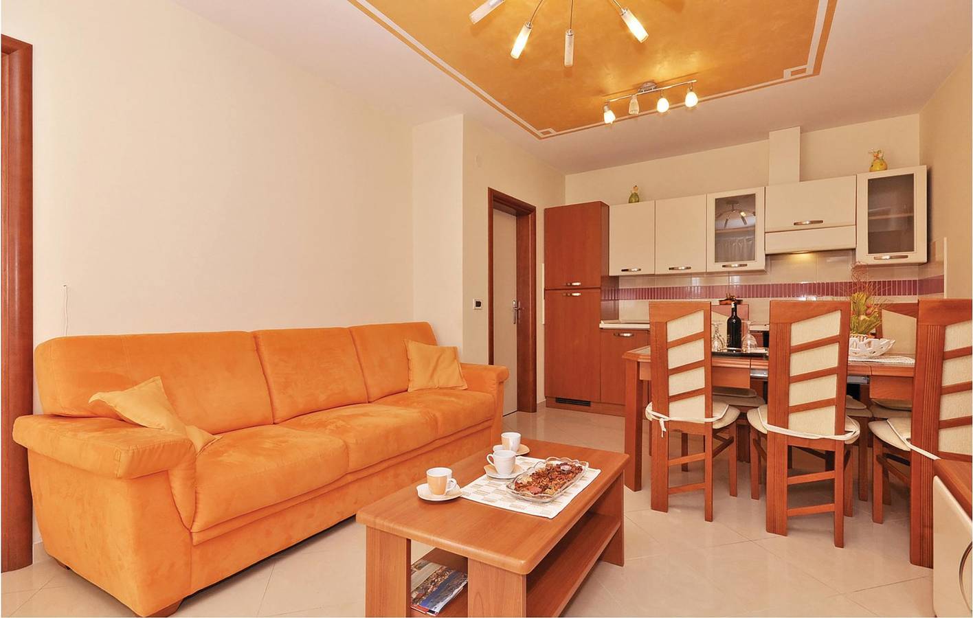 Ganze Ferienwohnung, Gemütliche 1-Zimmer-Wohnung mit Terrasse – 600 m vom Strand entfernt in Novigradsko More, Zadar
