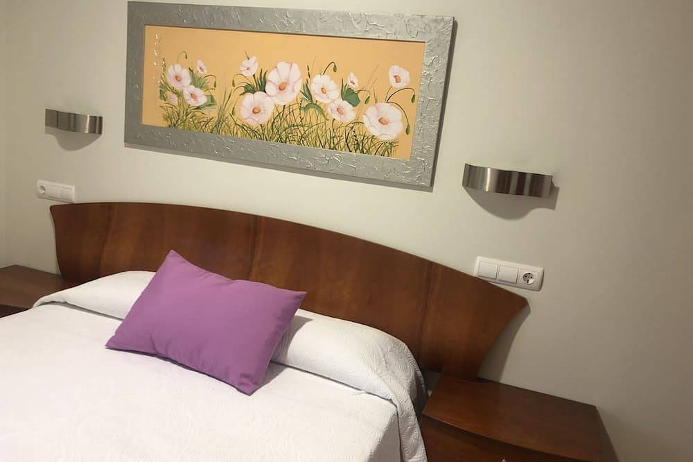 Luxury apartment with pool and tennis court. Usil-Mogro beach front in Mogro, Miengo