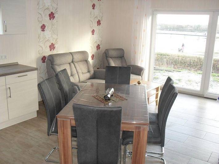 Ferienhaus für 3 Personen, mit Terrasse und Seeblick in Ostfriesland - 2