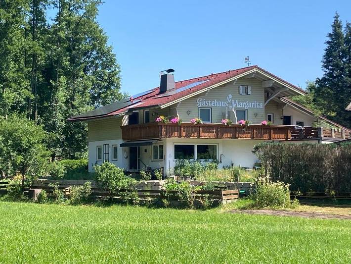 Ferienhaus für 2 Personen, mit Balkon und Terrasse sowie Garten und Ausblick in Raubling