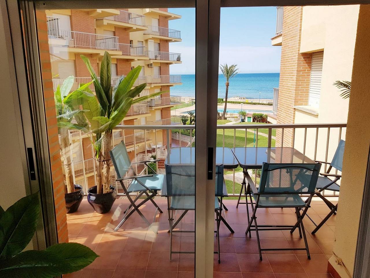 Entire apartment, Modern apartment in Denia near beach, sleeps 6 in Las Marinas, Dénia