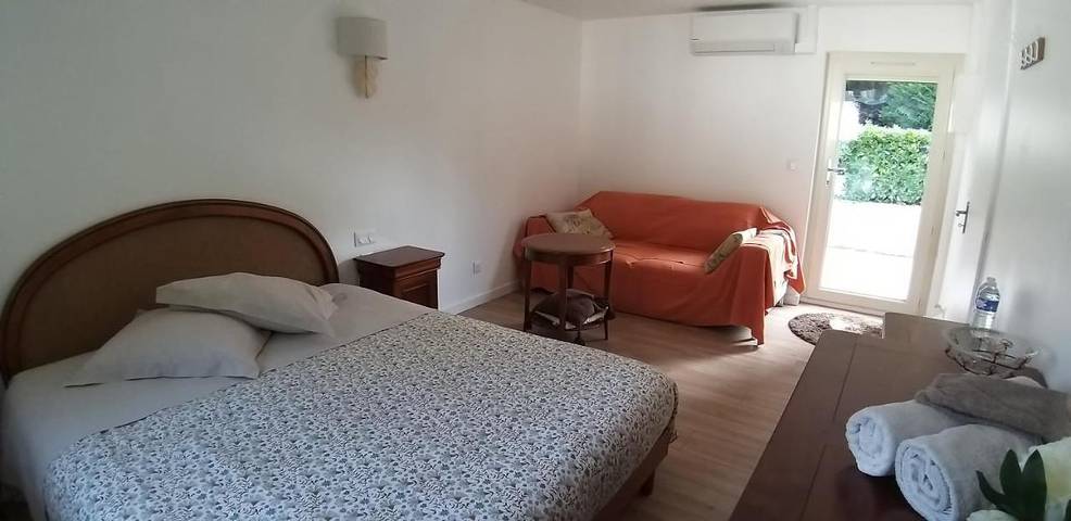Location de vacances pour 2 personnes, avec jardin et vue, animaux acceptés à Parigné-l'Évêque - 2
