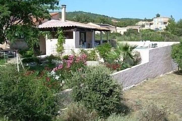 Location de vacances pour 10 personnes, avec Balcon ainsi que Jacuzzi et Jardin à Siran