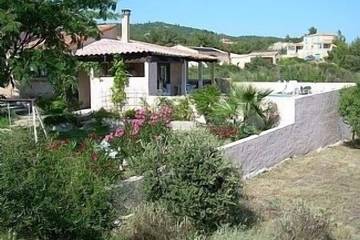 Cottage pour 10 personnes, avec jacuzzi et jardin à Siran