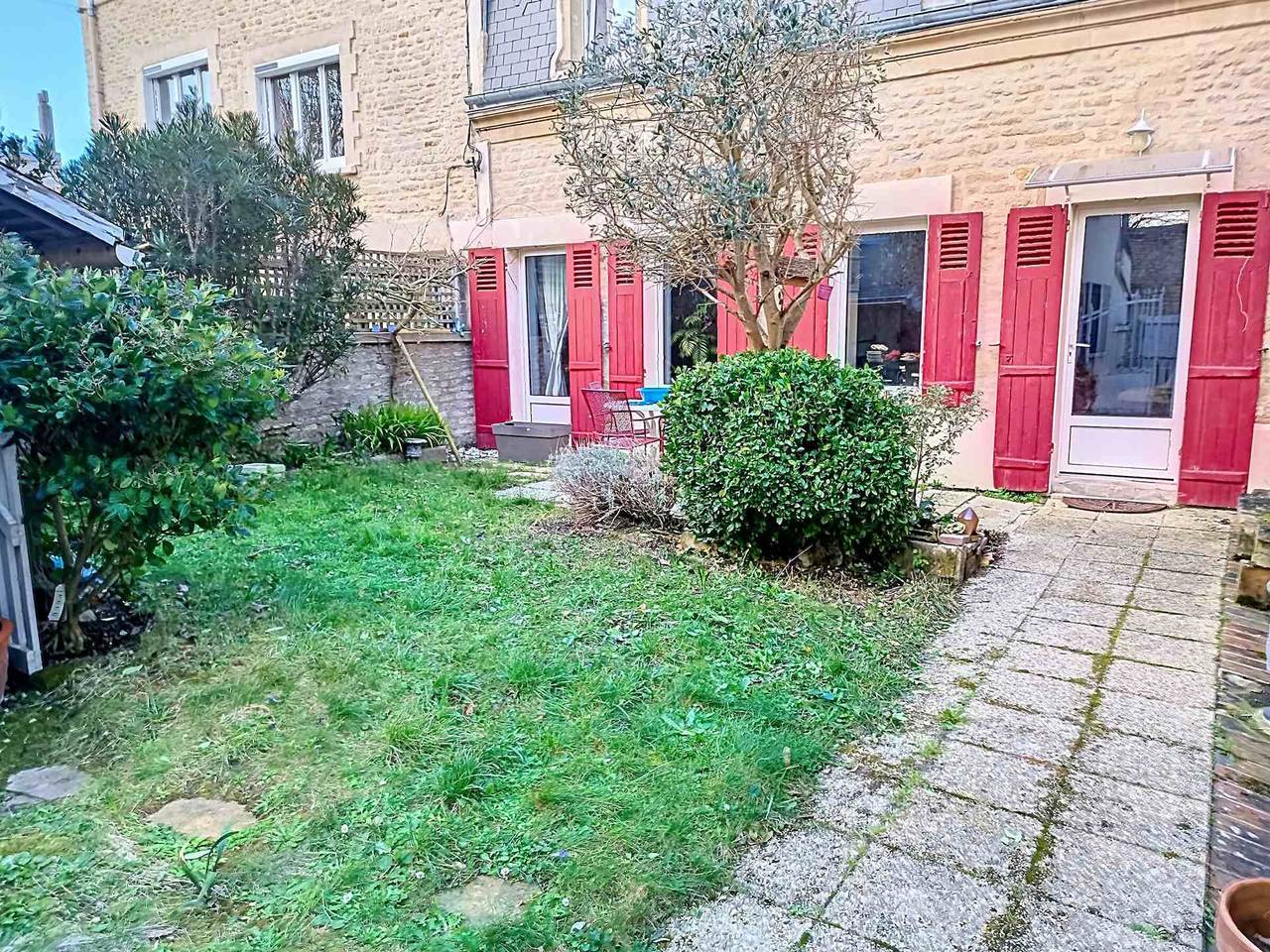 Charming stone villa 600m from the beach in Langrune-sur-Mer, Caen region