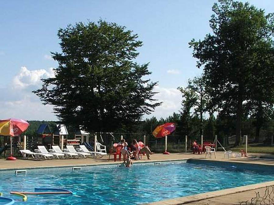 Camping Ushuaïa Villages Au Bois Joli - Tente 2 personnes - Bivouac in Andryes, Région d'Auxerre