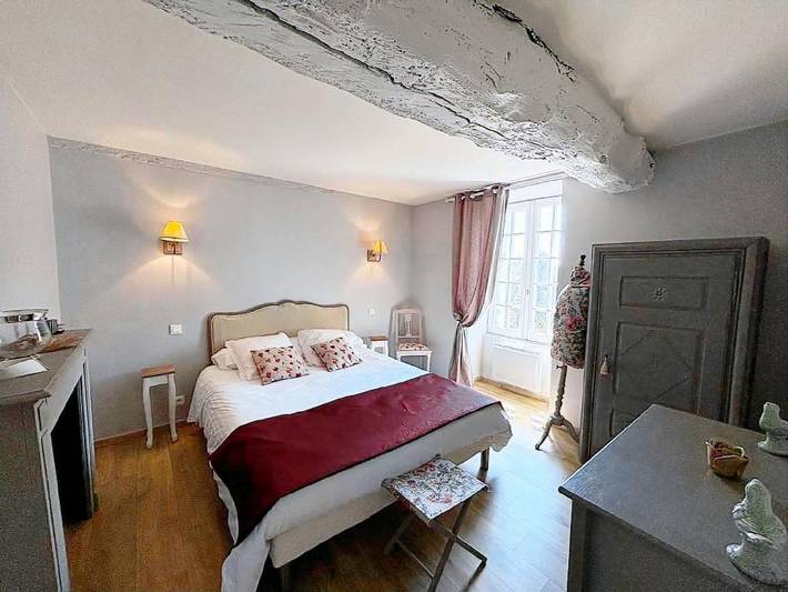 Location de vacances pour 2 personnes, avec Terrasse ainsi que Jardin et Vue à Saint-Étienne-en-Coglès