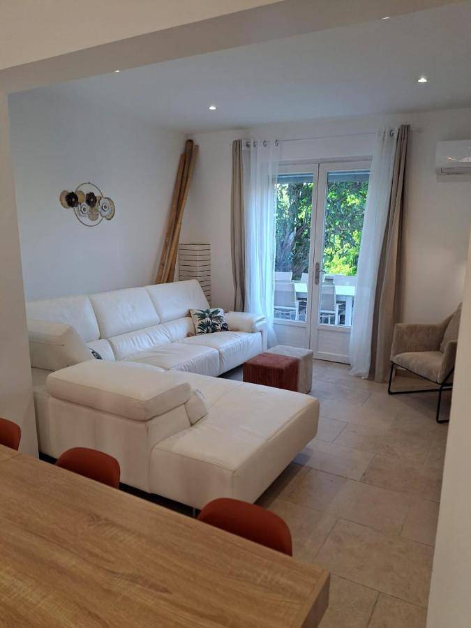 Location de vacances pour 15 personnes, avec Balcon et Terrasse ainsi que Jardin et Vue à Caissargues