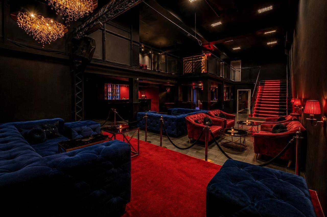 Cały apartament, Klub z pokojami i jacuzzi wynajem na imprezy in Opole, Region Opole