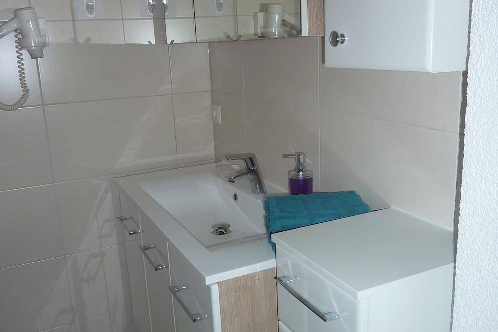 Holiday Home in a quiet location, beautiful forest area in Auerbach, Chemnitz (region)
