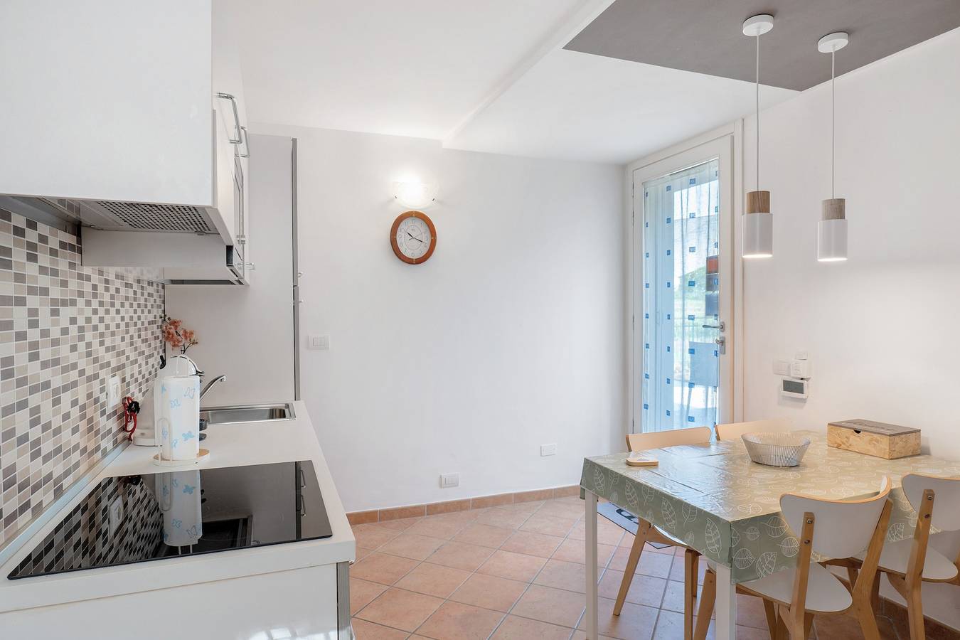 Appartement 'Villa Benaco' met gedeeld zwembad, terras en tuin, foto 8
