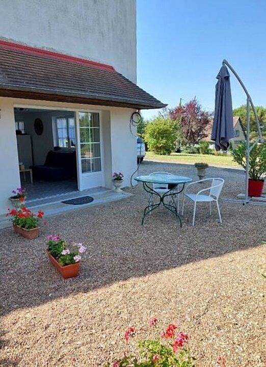 Gîte pour 4 personnes, avec jardin et terrasse à Chambon-sur-Cisse