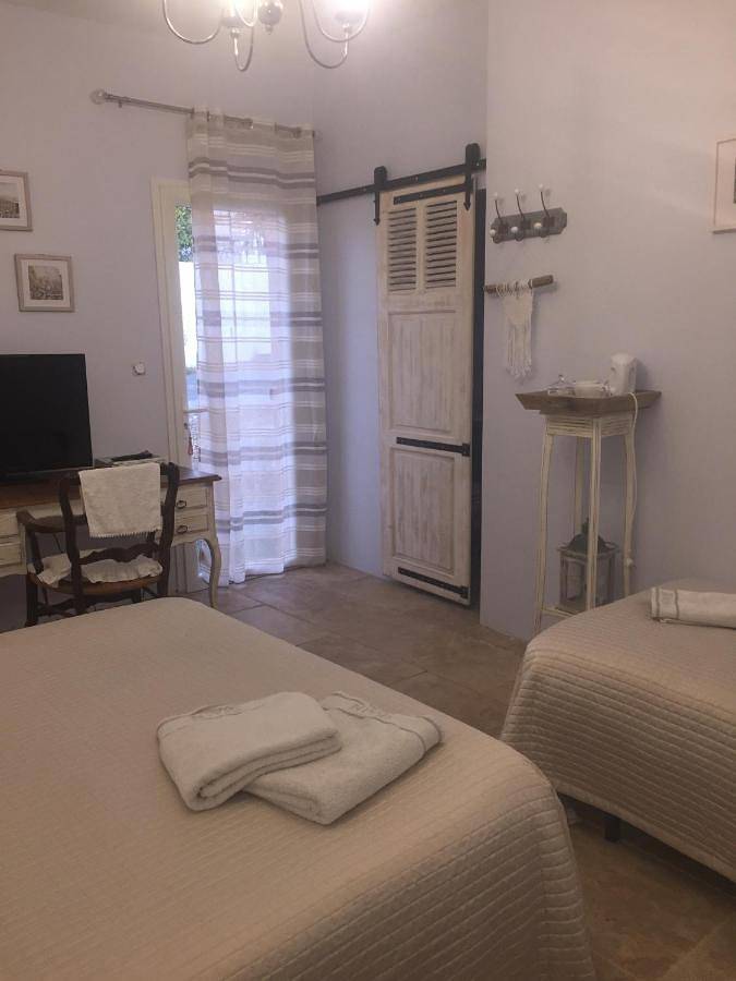 Double Room in Magalas, Côte méditerranéenne (France)