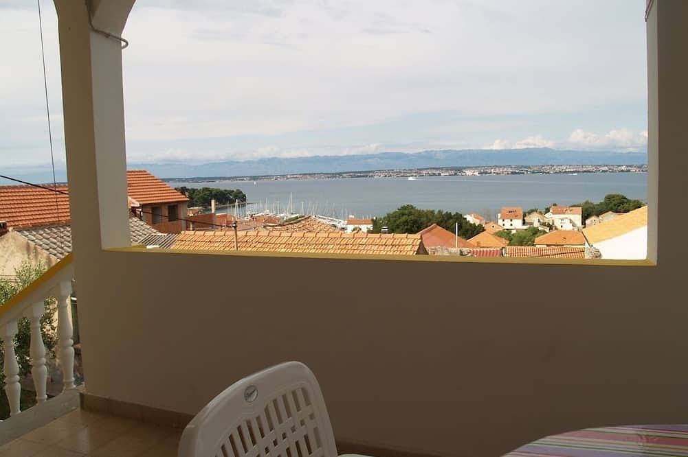 Apartamento entero, Apartamento de una habitación con terraza y vista al mar Preko, Ugljan in Preko, Isla de Ugljan