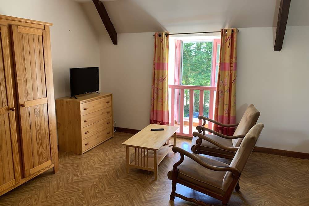 Ganze Wohnung, 17th century property between the pink granite coast & Lannion, Studio 33m2 in Saint-Quay-Perros, Rosa Granitküste